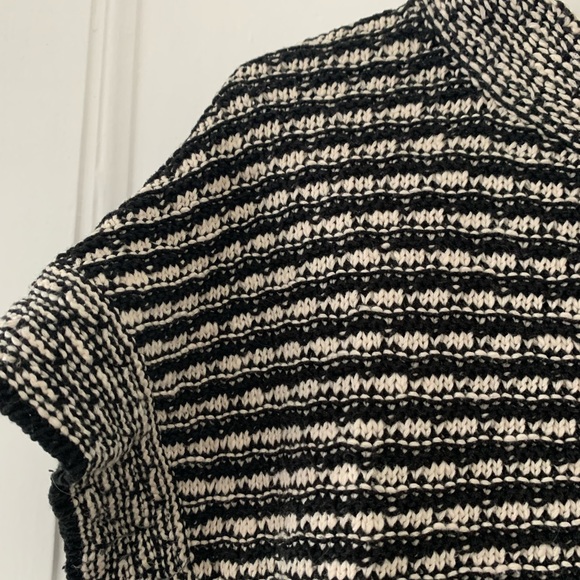 Black and white knit short sleeved top - Picture 5 of 8